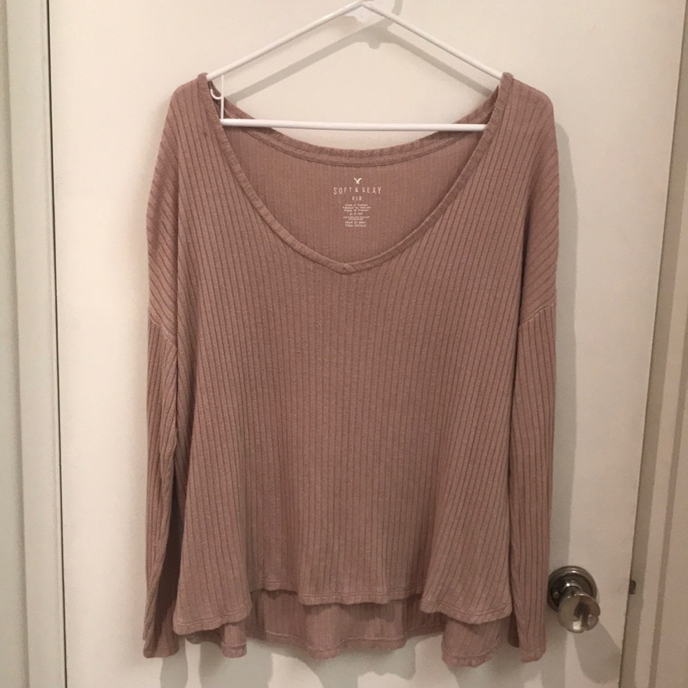 Long sleeve American Eagle.